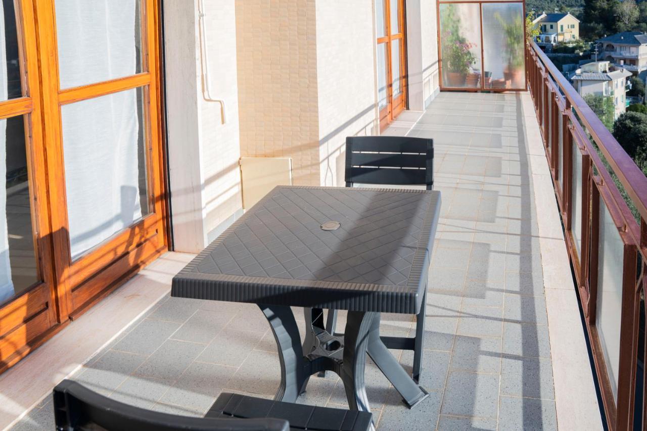Casa Panorama: Seaview Retreat near Chiavari Center with Free Parking Apartment Exterior photo