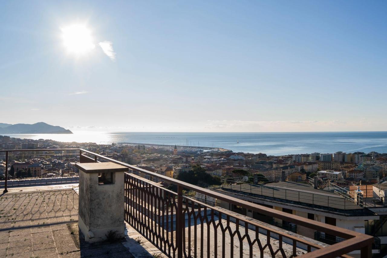 Casa Panorama: Seaview Retreat near Chiavari Center with Free Parking Apartment Exterior photo