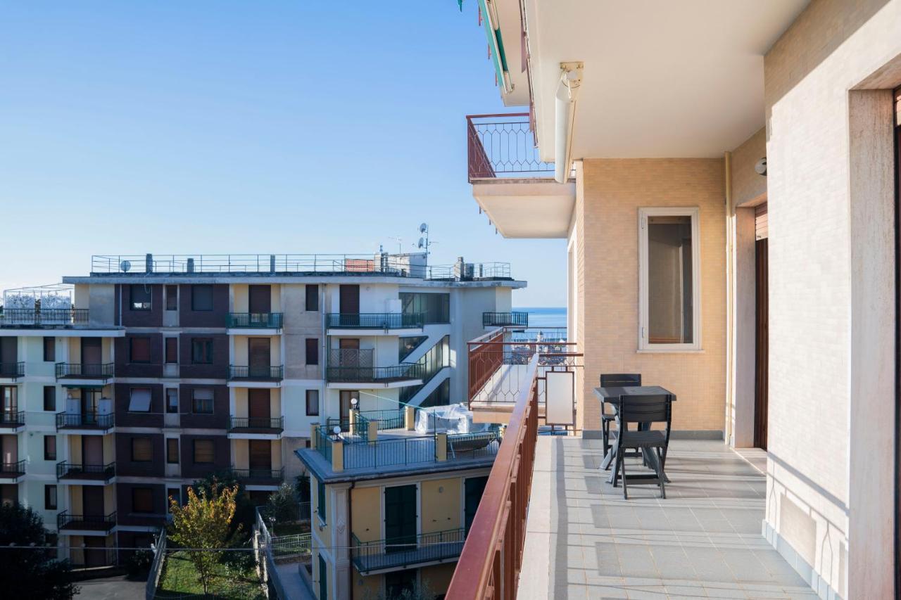 Casa Panorama: Seaview Retreat near Chiavari Center with Free Parking Apartment Exterior photo